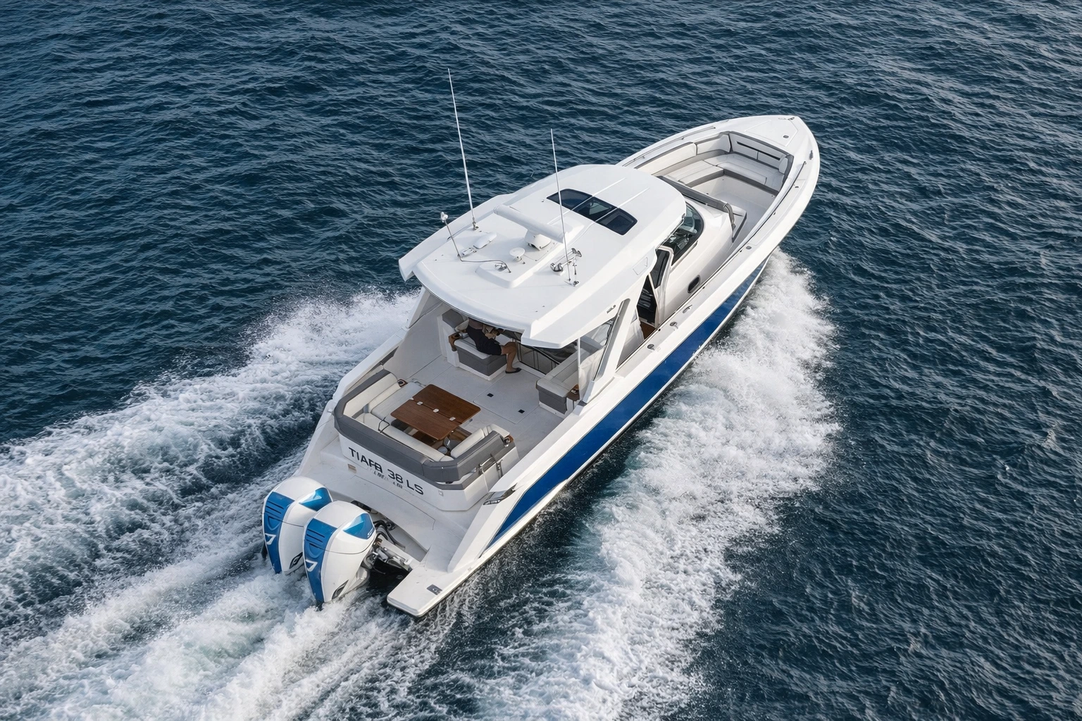 Tiara 38